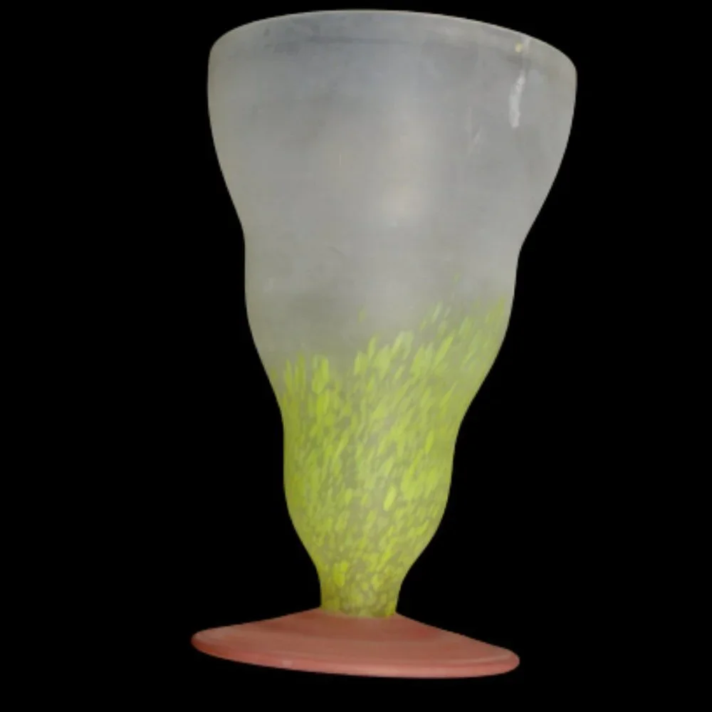 Beautiful Art Glass Hand Blown Vase 8.25